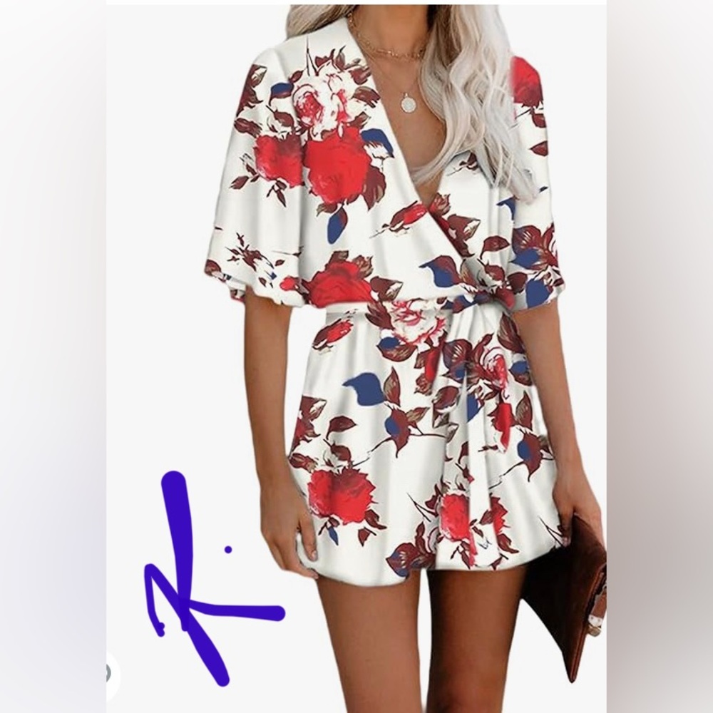 ✨🦋BNWT🦋SEXY WHITE FLORAL ROMPER🦋VARIOUS SIZES🦋BEAUTIFUL🦋✨